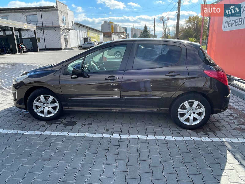 Хэтчбек Peugeot 308 2012 в Виннице