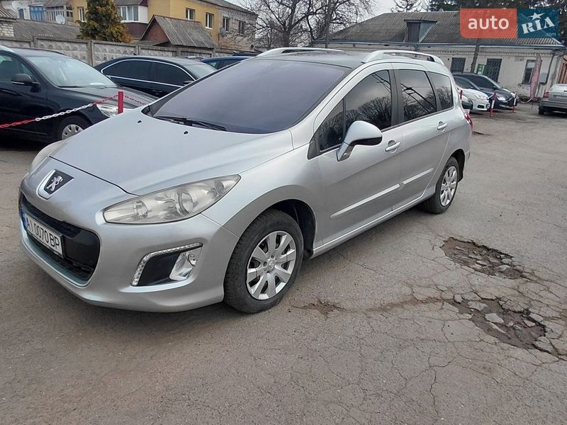 Универсал Peugeot 308 2011 в Шполе