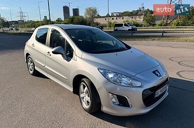 Хетчбек Peugeot 308 2011 в Києві