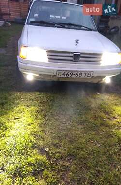 Лифтбек Peugeot 309 1990 в Рожнятове Лифтбек Peugeot 309 1990 в Рожнятове