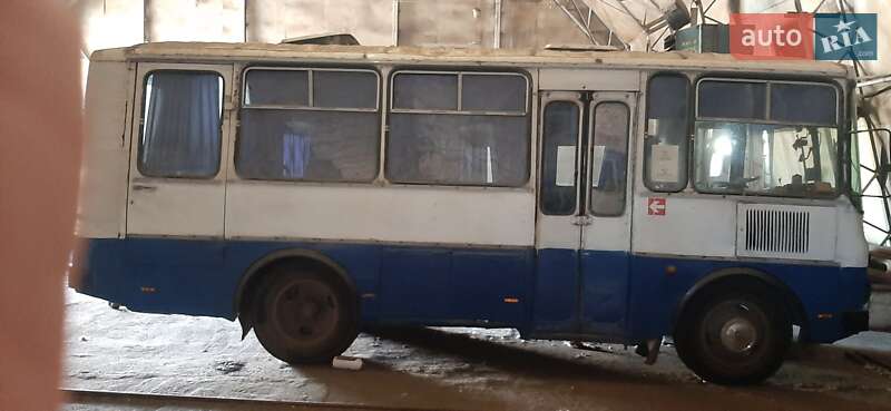 Городской автобус ПАЗ 3205 1993 в Марганце