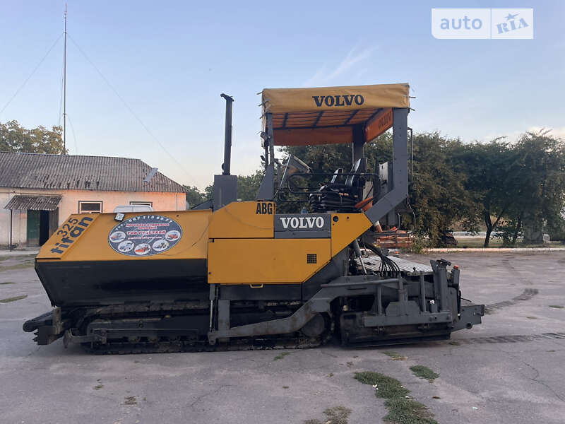 Асфальтоукладчик ABG Titan 325 2002 в Черкасах