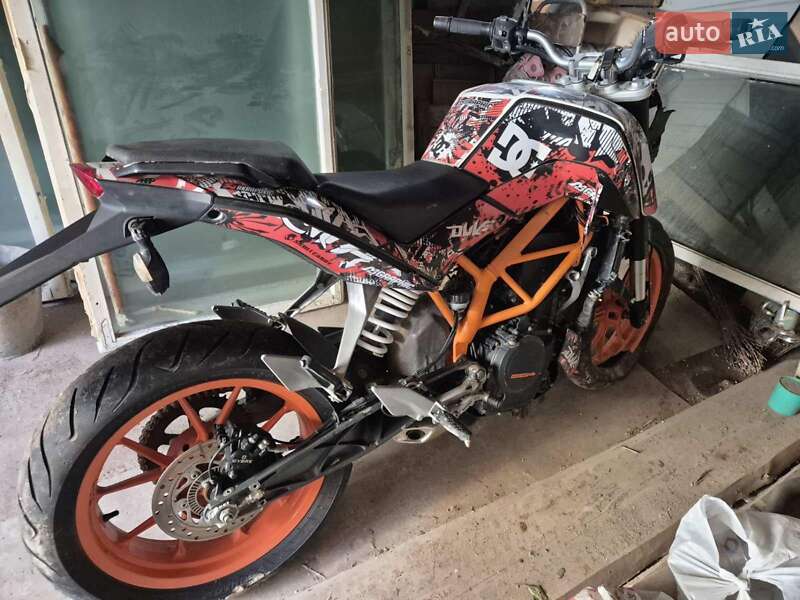 Мотоцикл Кросс KTM 390 Duke 2015 в Чорткове Мотоцикл Кросс KTM 390 Duke 2015 в Чорткове