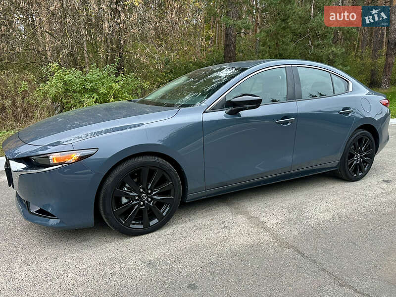 Седан Mazda 3 2023 в Киеве