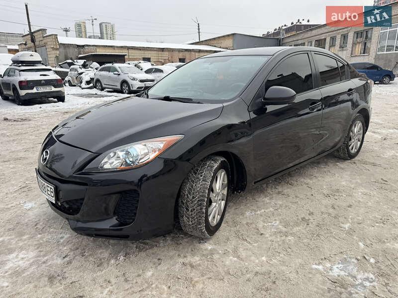 Седан Mazda 3 2012 в Киеве