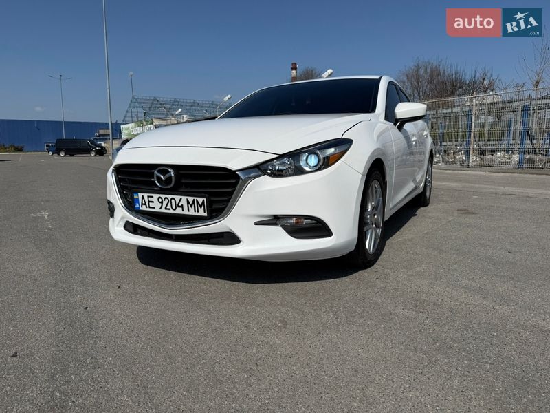 Седан Mazda 3 2016 в Днепре