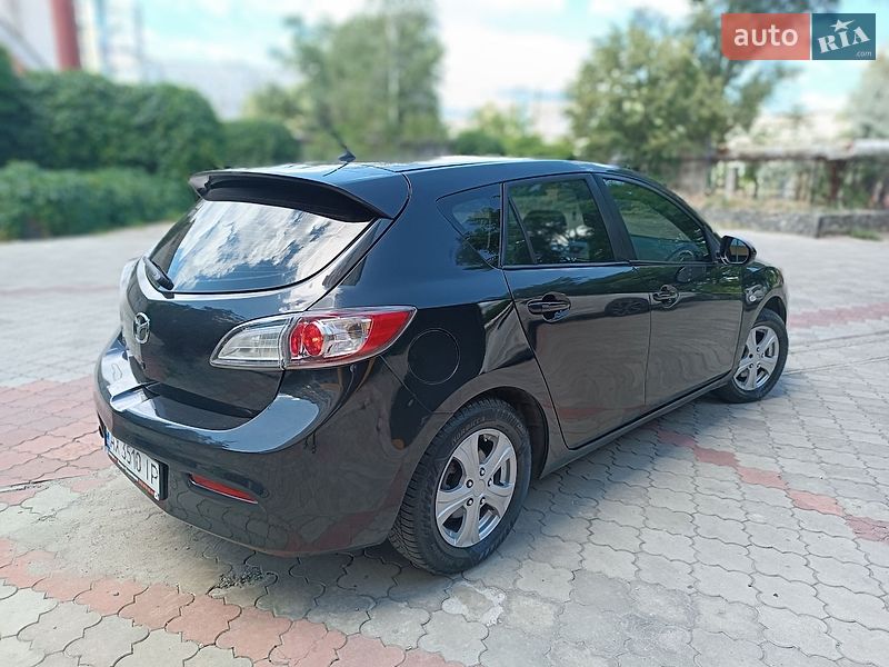 Хэтчбек Mazda 3 2012 в Днепре