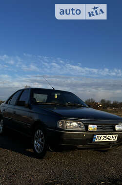 Седан Peugeot 405 1988 в Карловке