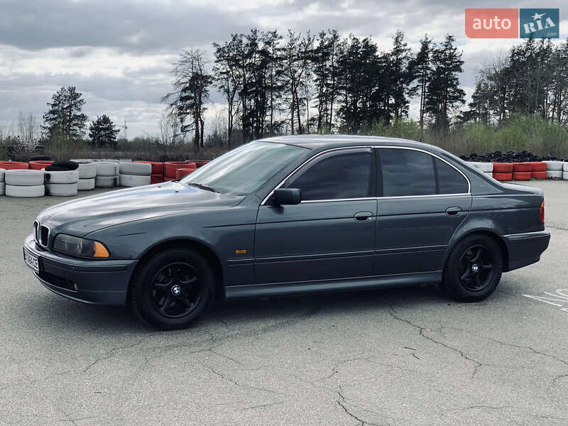 Седан BMW 5 Series 2001 в Киеве
