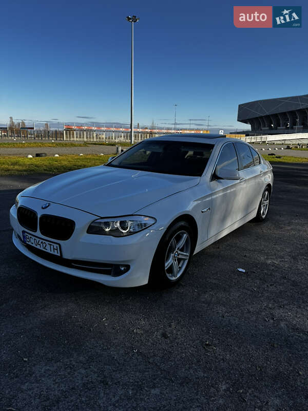Седан BMW 5 Series 2011 в Львове