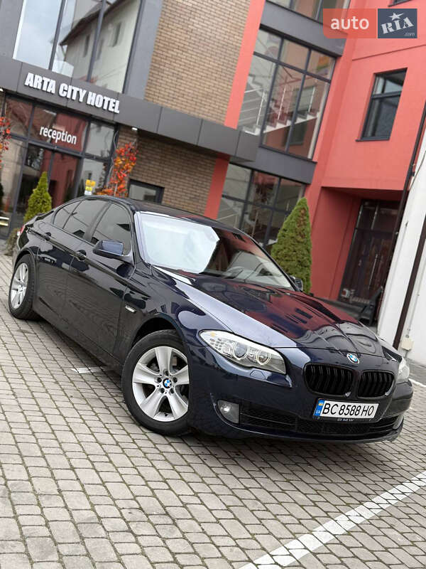 Седан BMW 5 Series 2011 в Яворове
