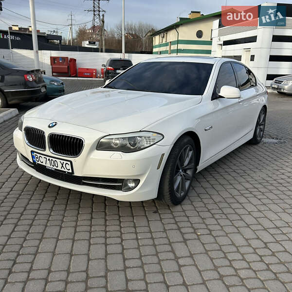 Седан BMW 5 Series 2011 в Львове