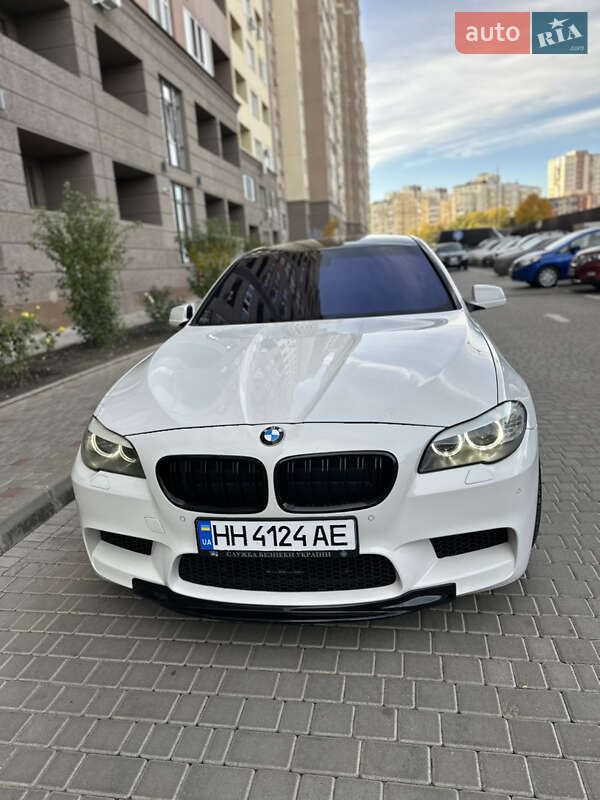 Седан BMW 5 Series 2011 в Одессе