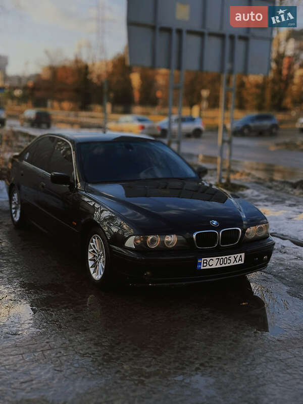 Седан BMW 5 Series 2000 в Львове