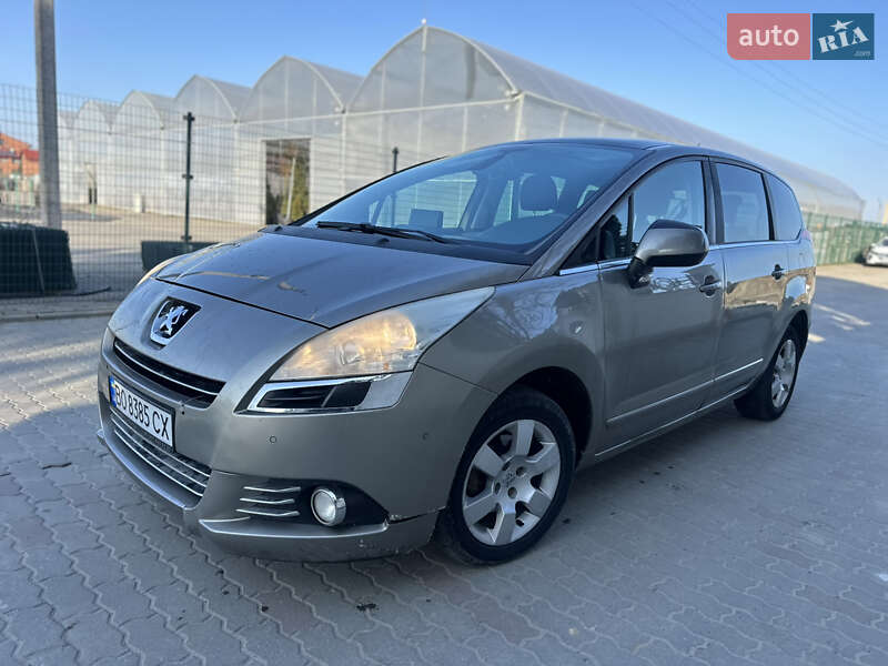 Микровэн Peugeot 5008 2010 в Львове