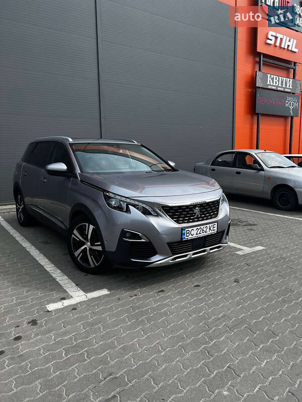 Позашляховик / Кросовер Peugeot 5008 2017 в Львові