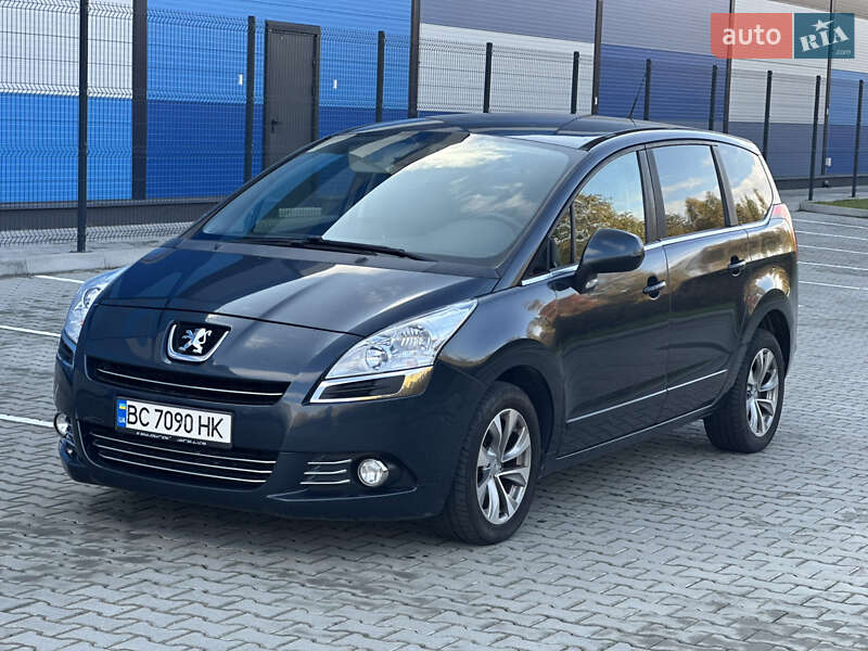 Микровэн Peugeot 5008 2013 в Львове