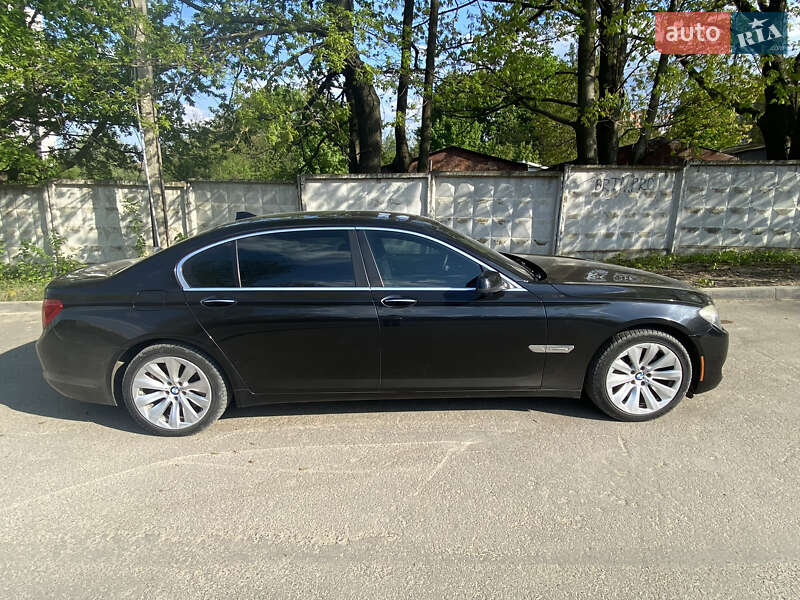 Седан BMW 7 Series 2010 в Черновцах