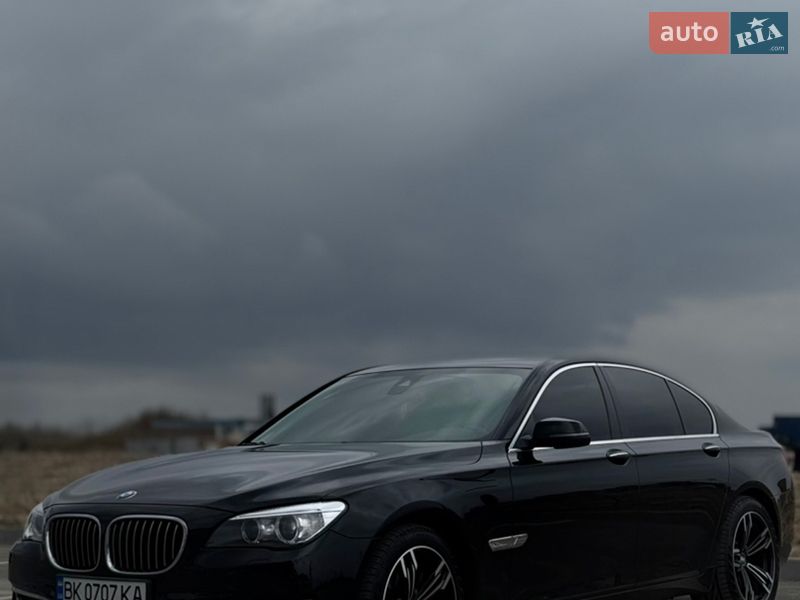 Седан BMW 7 Series 2012 в Ровно Седан BMW 7 Series 2012 в Ровно