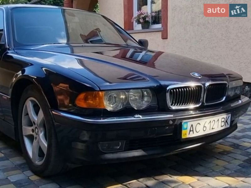 Седан BMW 7 Series 2000 в Киверцах