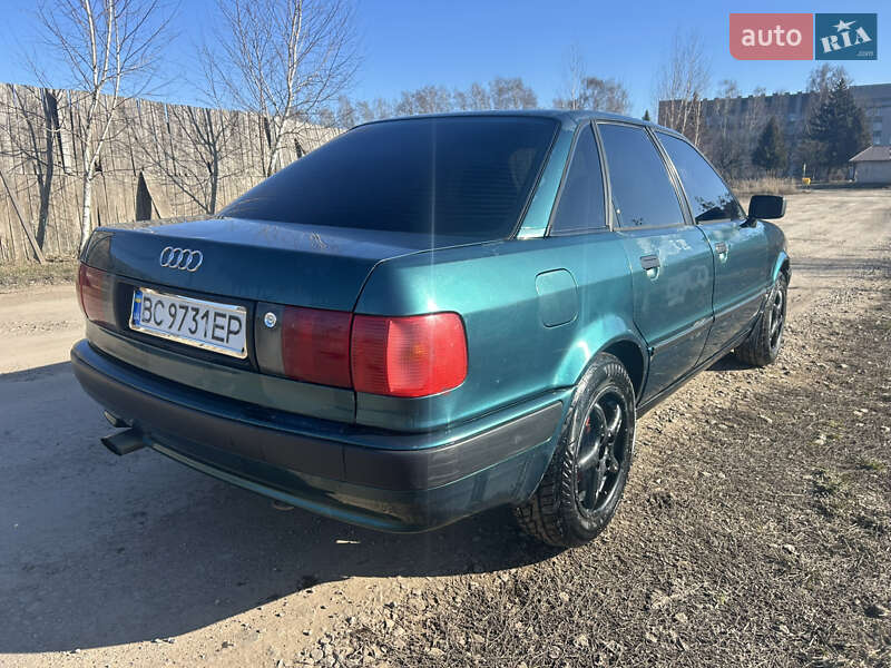 Седан Audi 80 1992 в Буске Седан Audi 80 1992 в Буске