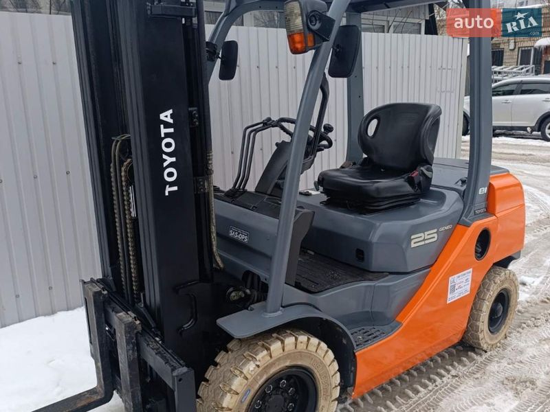 Вилочный погрузчик Toyota 8FDF-25 2018 в Киеве