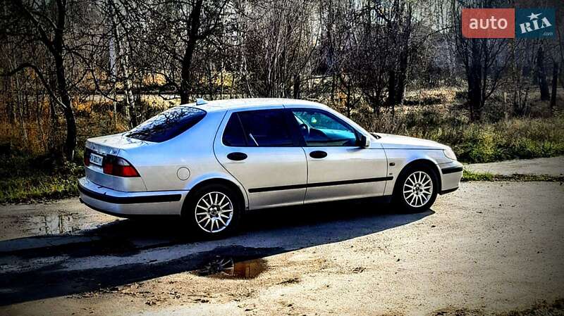 Седан Saab 9-5 2001 в Звягеле