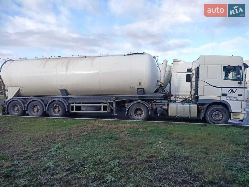 Тягач DAF 95 2004 в Киеве