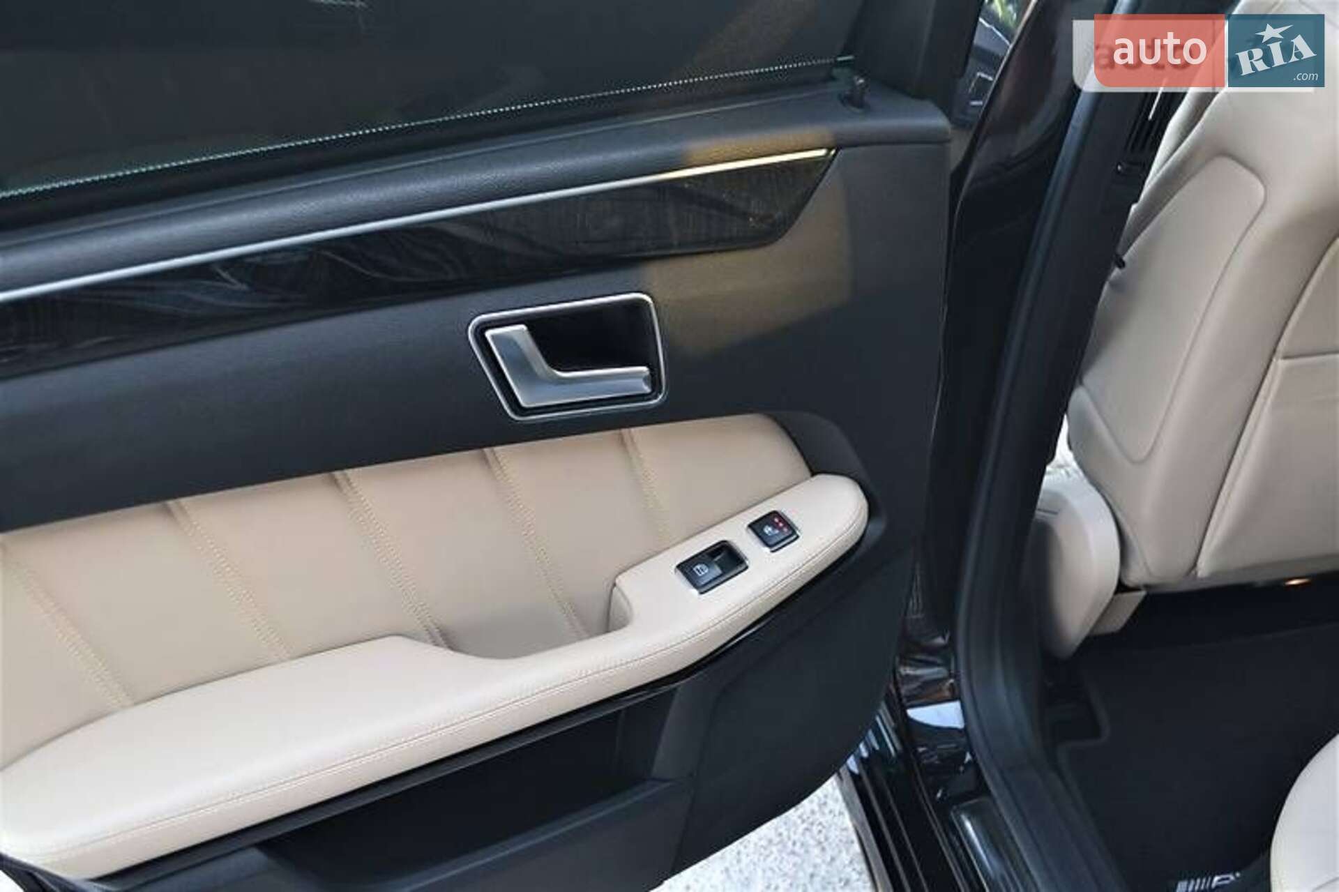 Mercedes-Benz E-Class 2011 VIN WDD2122821A524112 фото оголошення 10 з 31