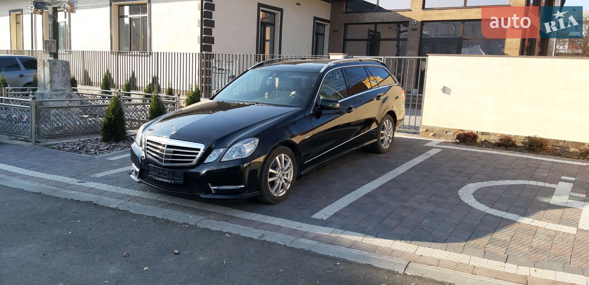 Mercedes-Benz E-Class 2011 VIN WDD2122821A524112 фото оголошення 36 з 47