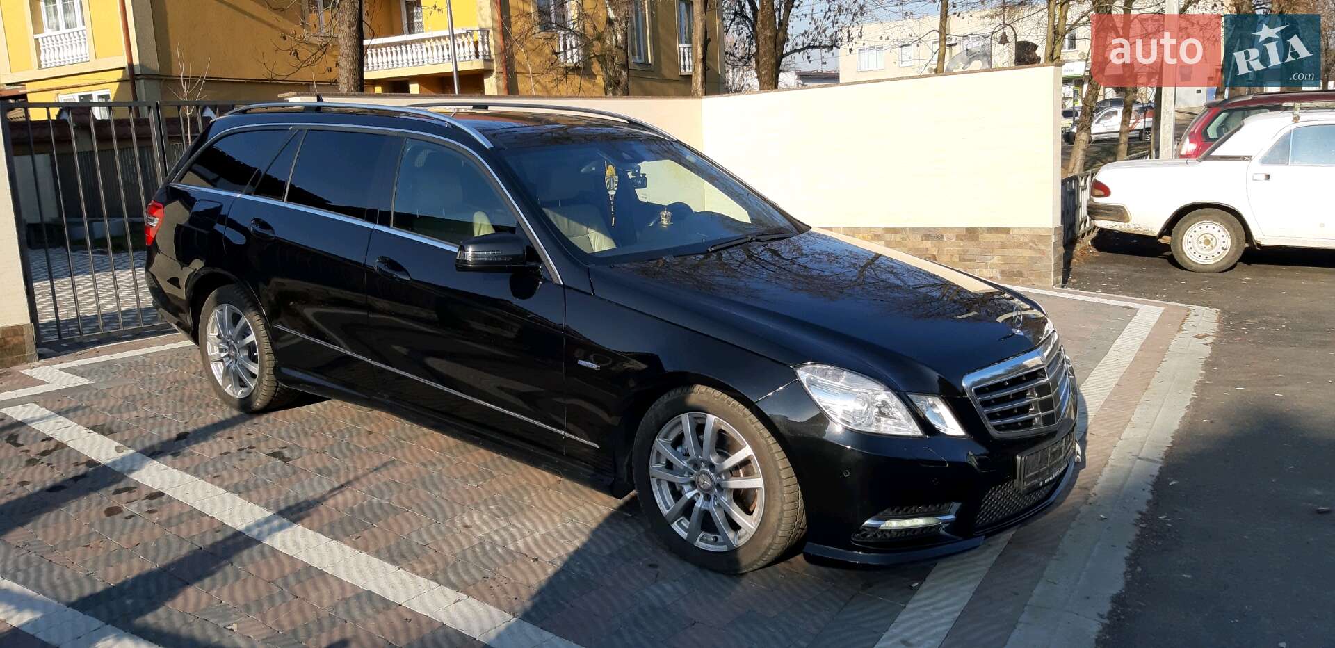 Mercedes-Benz E-Class 2011 VIN WDD2122821A524112 фото оголошення 41 з 47