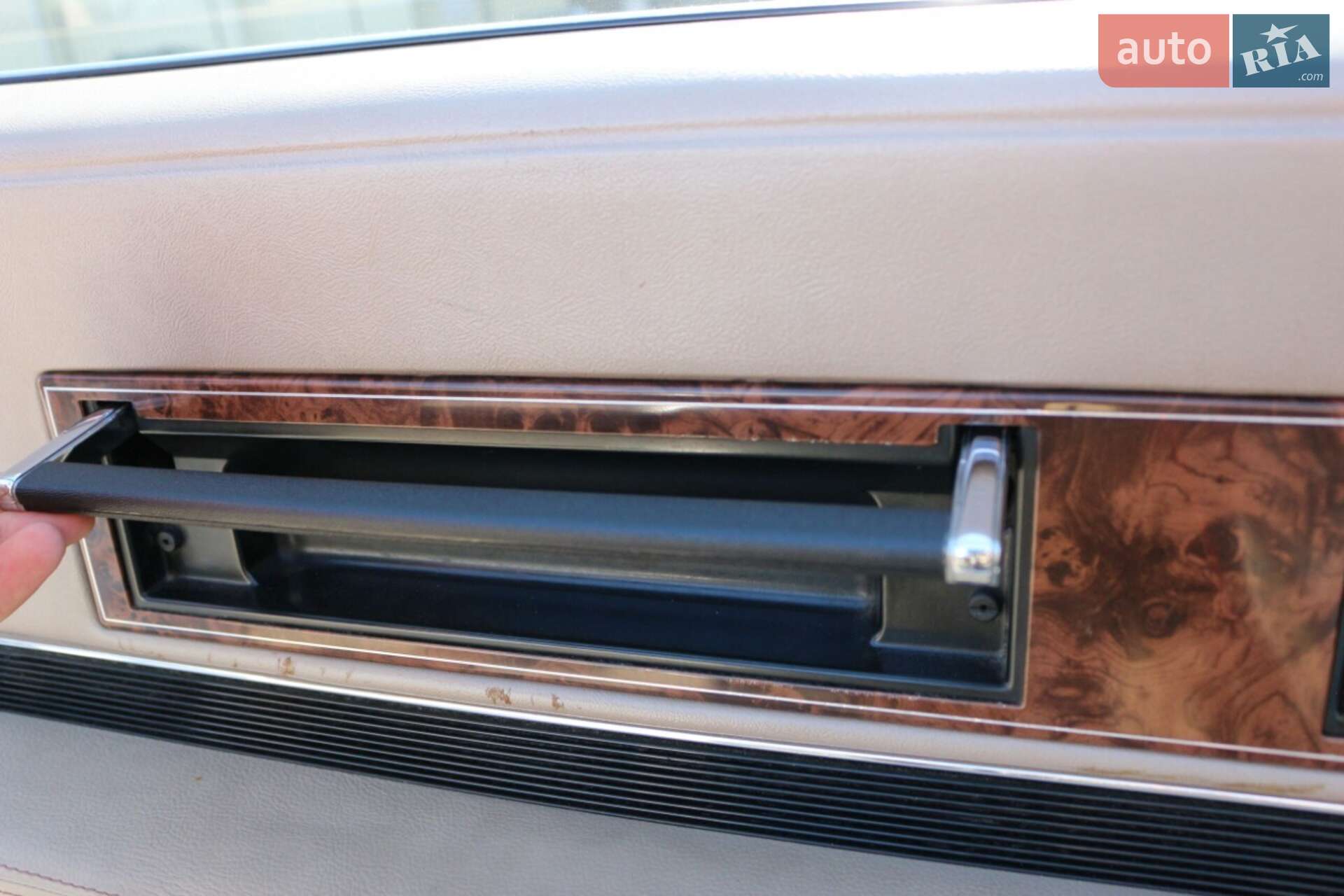 Buick Riviera 1989 VIN 1G4EZ11C4KU409295 фото оголошення 34 з 42