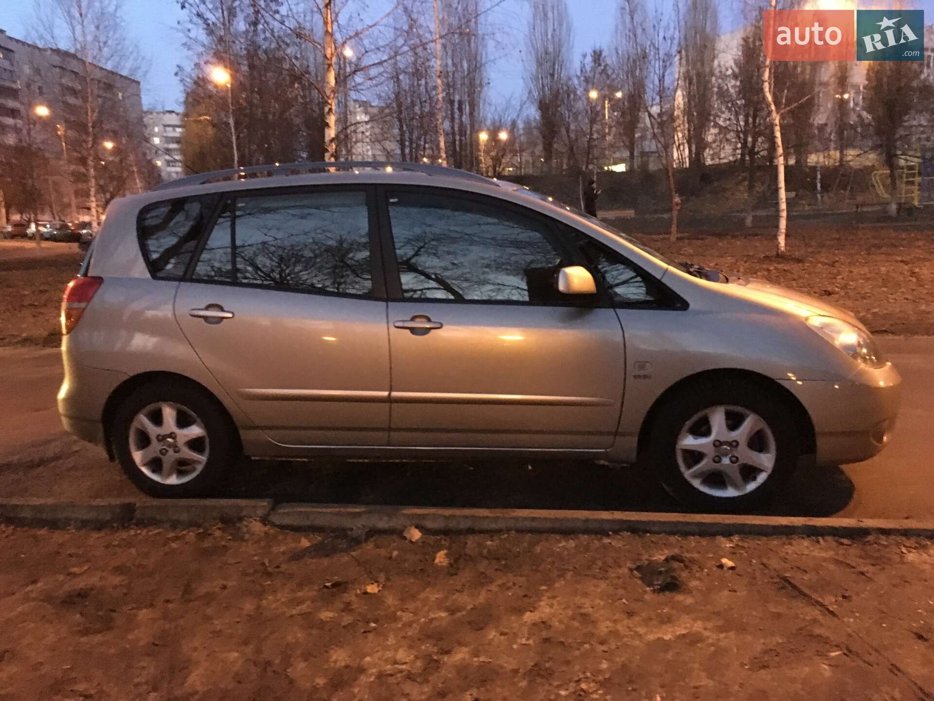 Toyota Corolla Verso 2003 VIN JTDEZ28E203037167 фото оголошення 4 з 8
