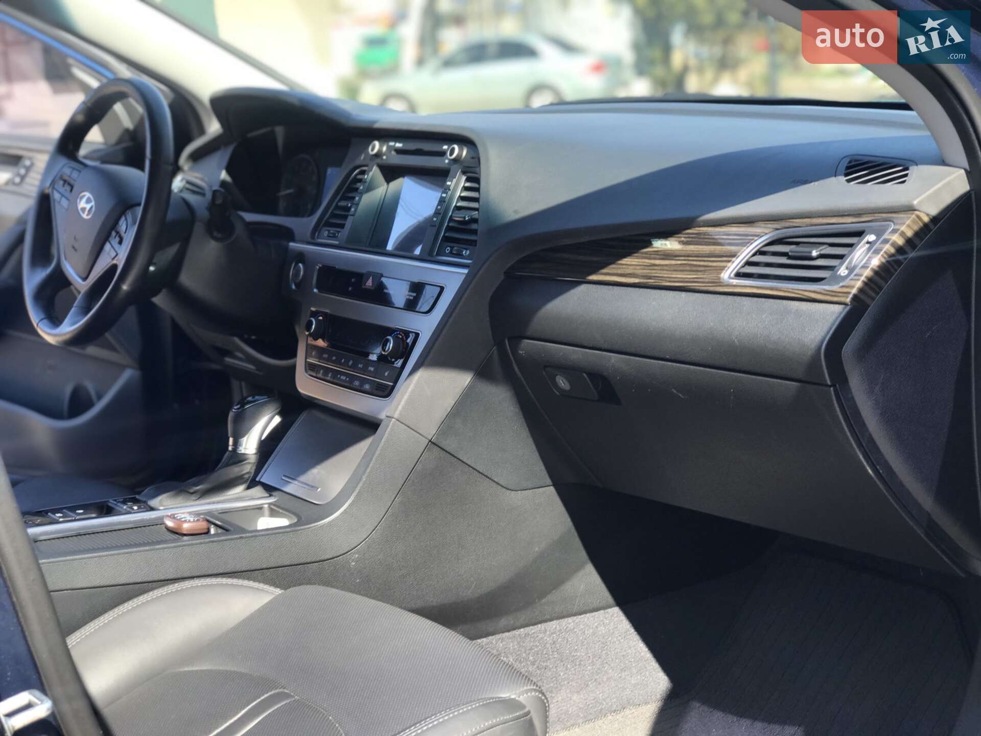Hyundai Sonata 2015 VIN KMHE341DBGA186857 фото оголошення 5 з 31