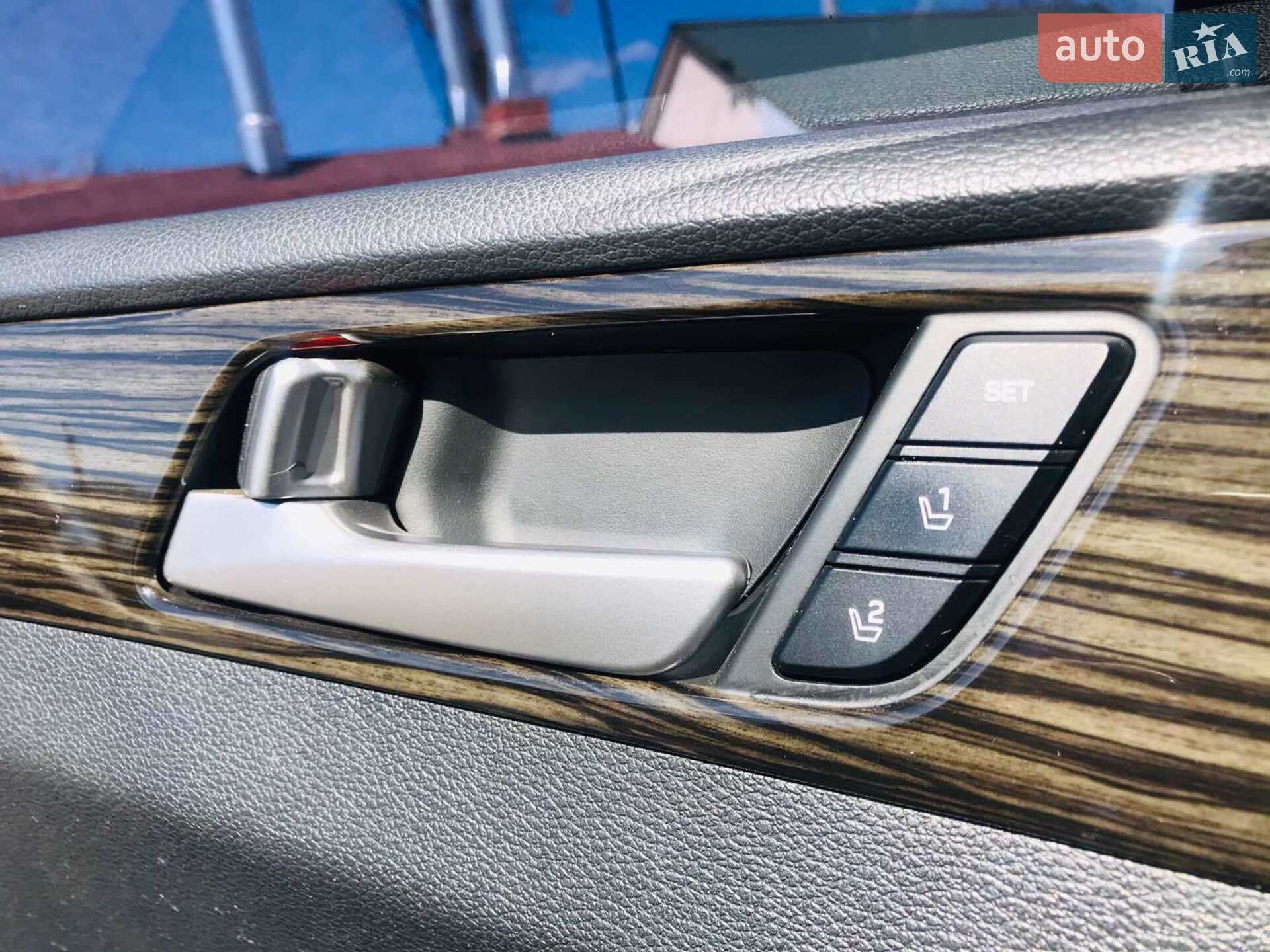 Hyundai Sonata 2015 VIN KMHE341DBGA186857 фото оголошення 10 з 31