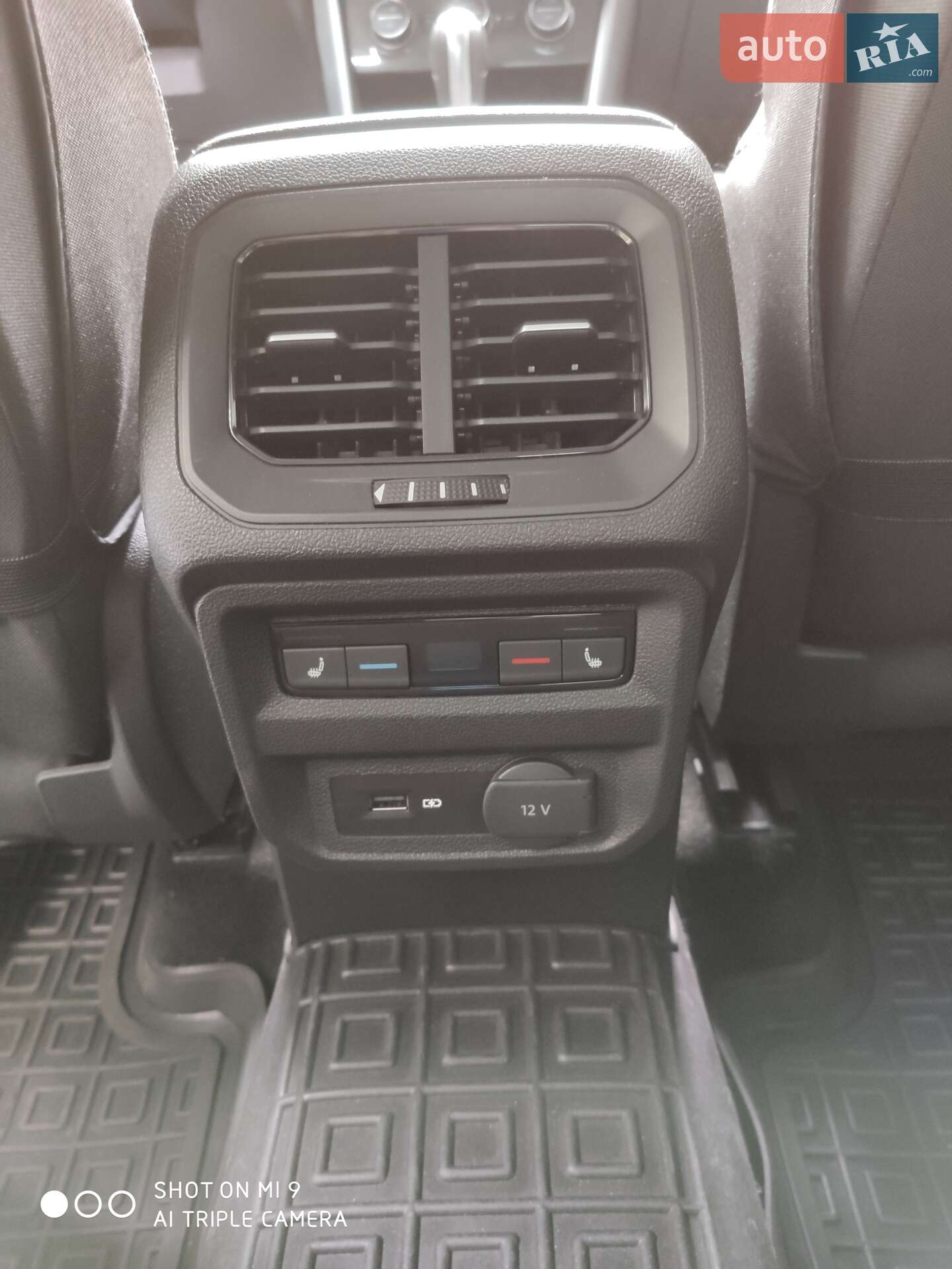 Volkswagen Tiguan 2018 VIN WVGZZZ5NZKW317575 фото оголошення 3 з 4