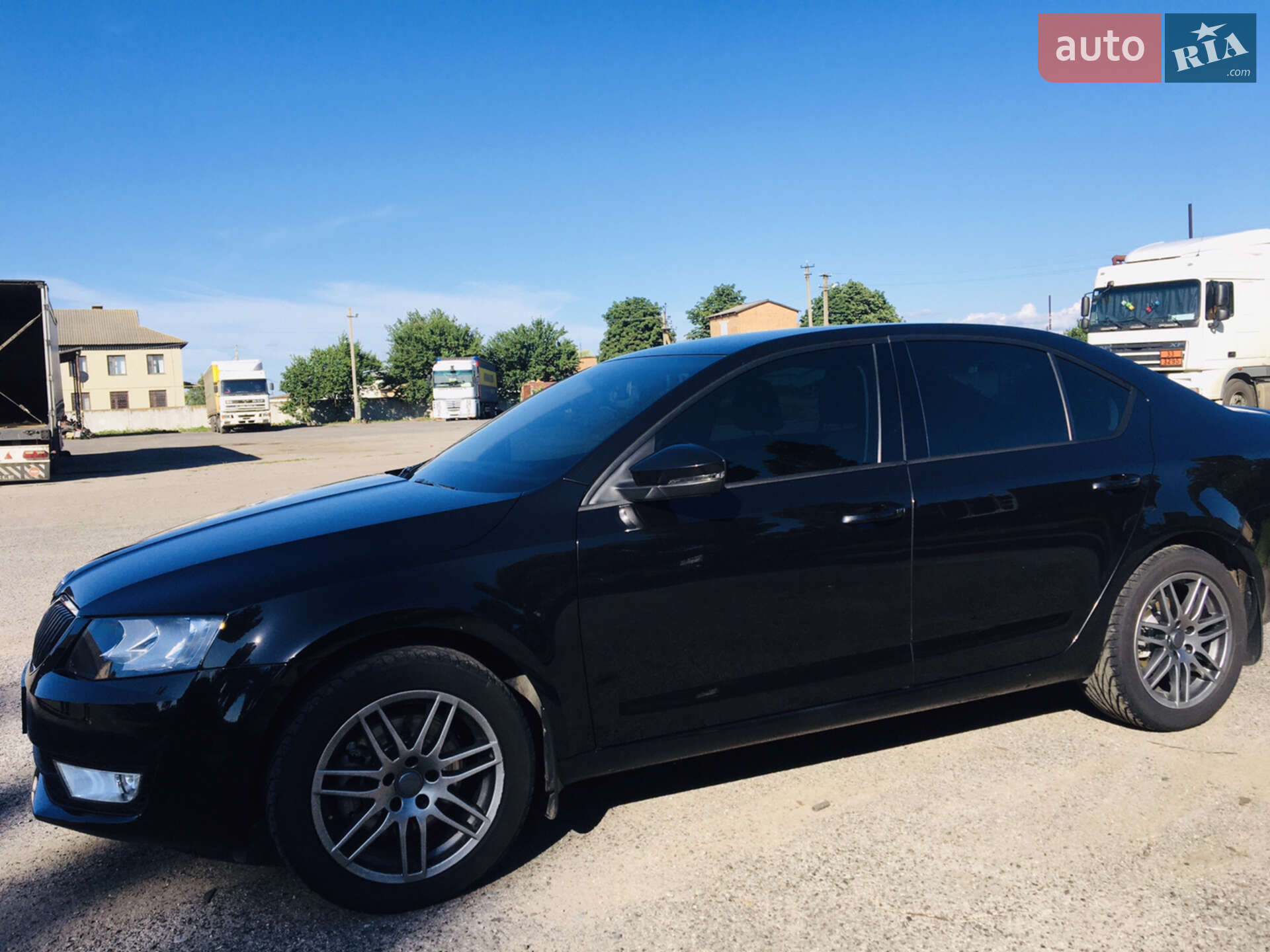 Skoda Octavia 2017 VIN TMBAD2NE9HB007358 фото оголошення 4 з 31