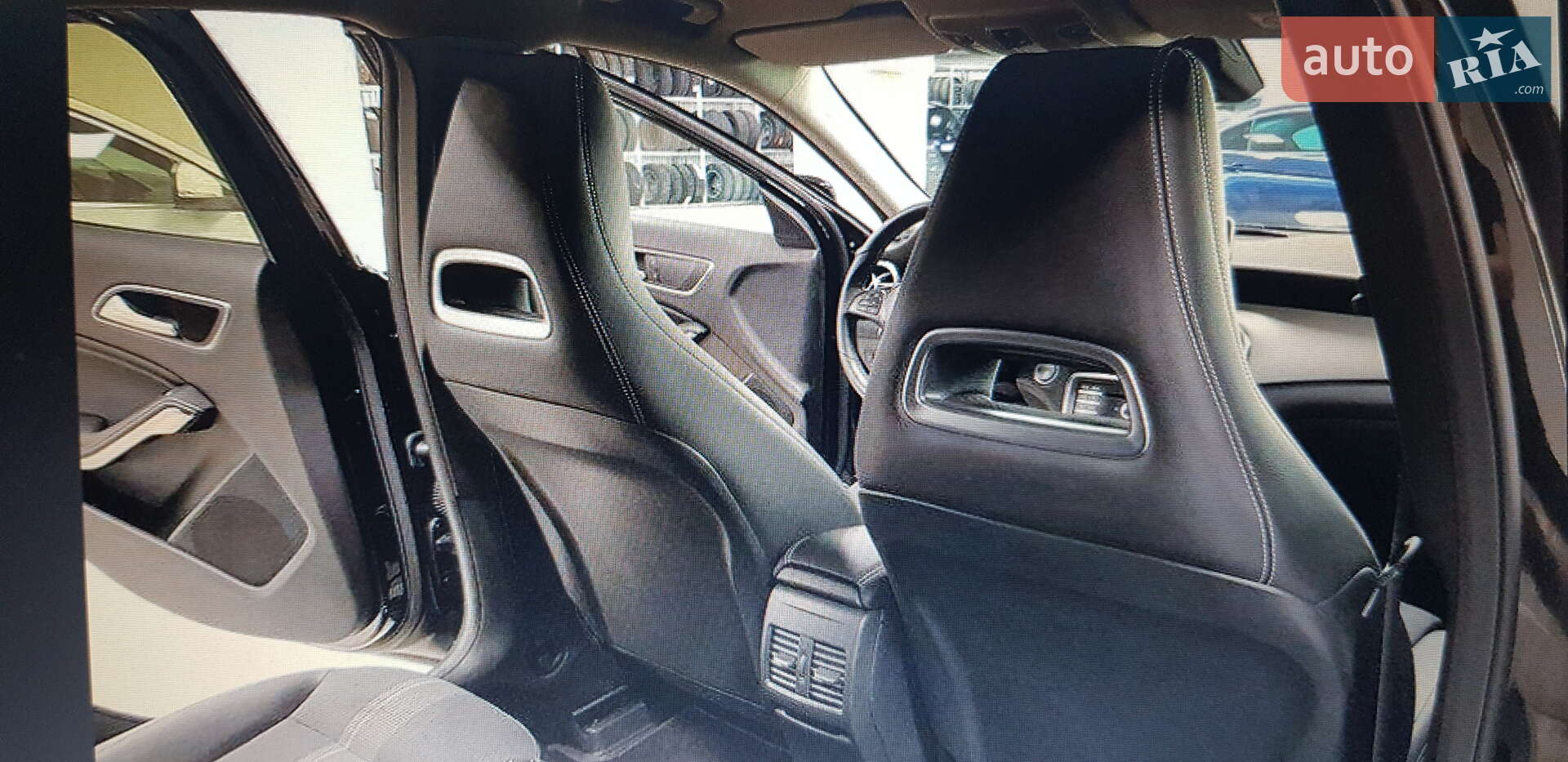 Mercedes-Benz GLA-Class 2017 VIN WDC1569081J403955 фото оголошення 4 з 44