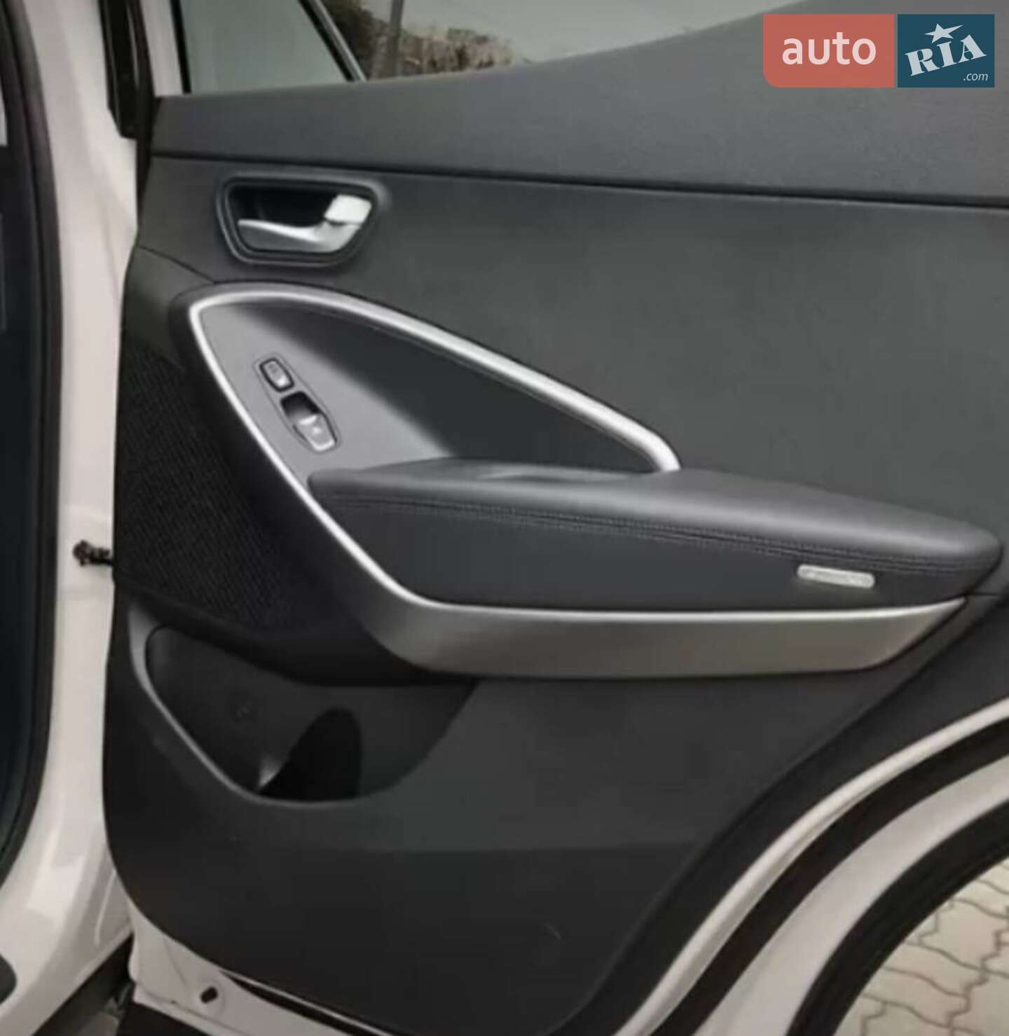 Hyundai Santa FE 2012 VIN KMHSU81XDDU053363 фото оголошення 24 з 62