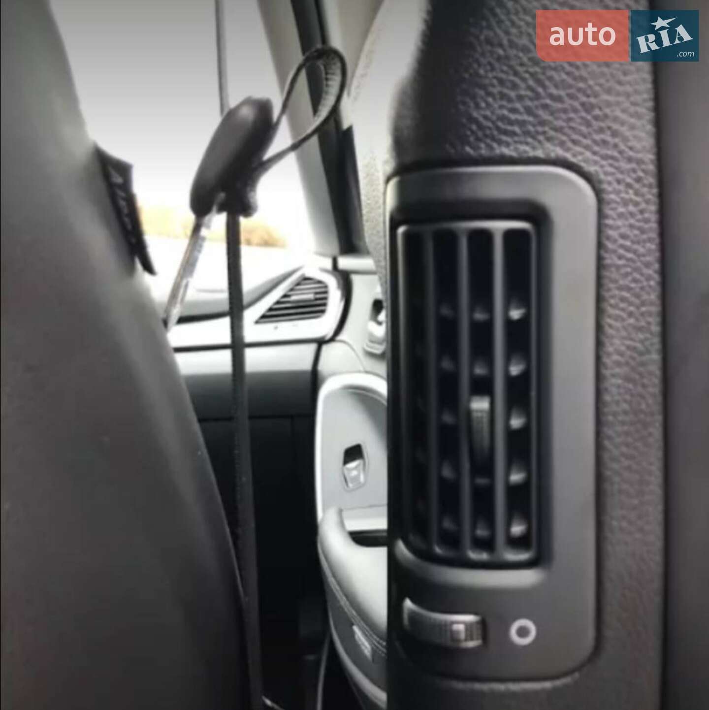 Hyundai Santa FE 2012 VIN KMHSU81XDDU053363 фото оголошення 30 з 62