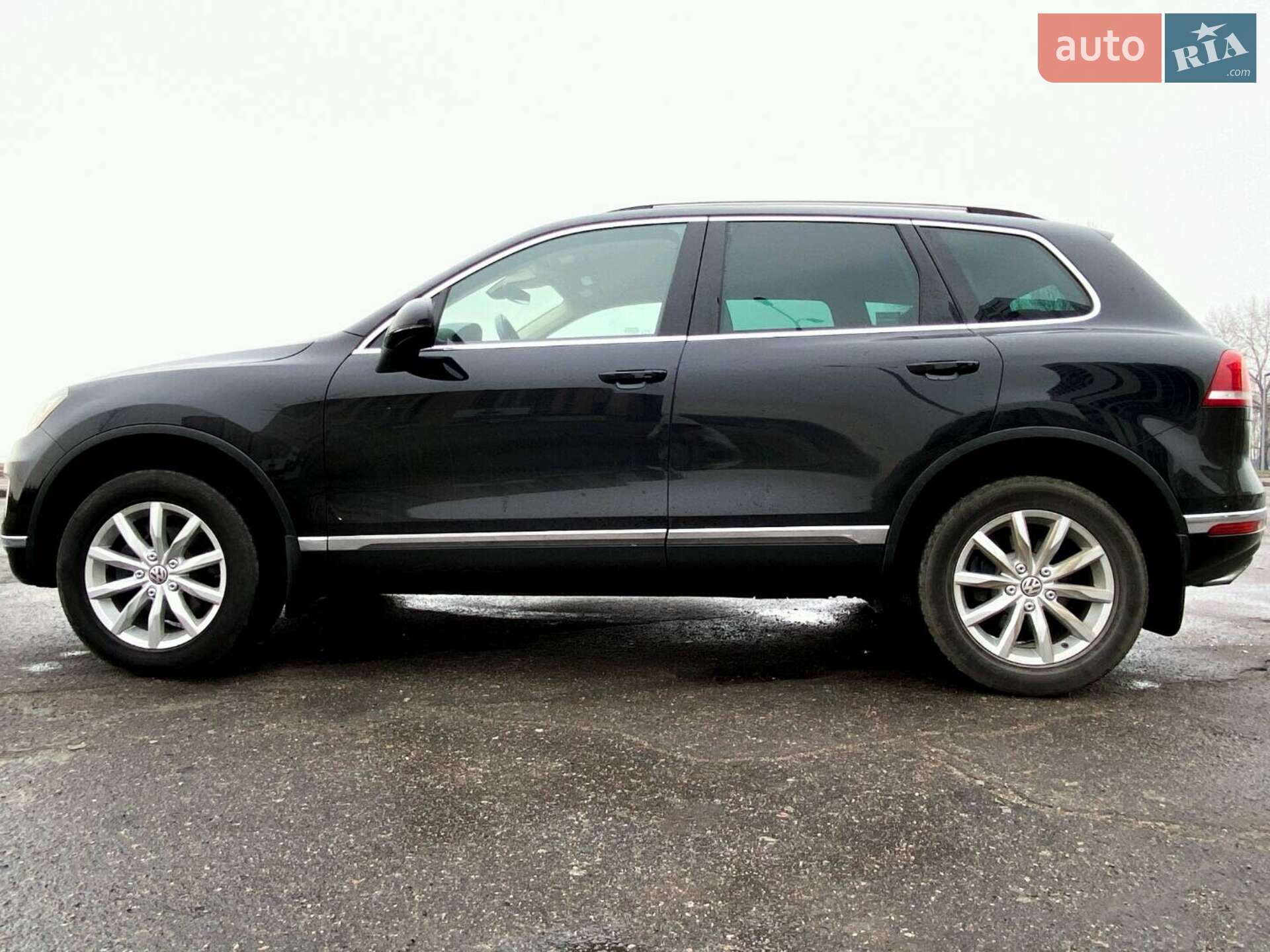 Volkswagen Touareg 2016 VIN WVGEF7BP3HD003594 фото оголошення 3 з 23