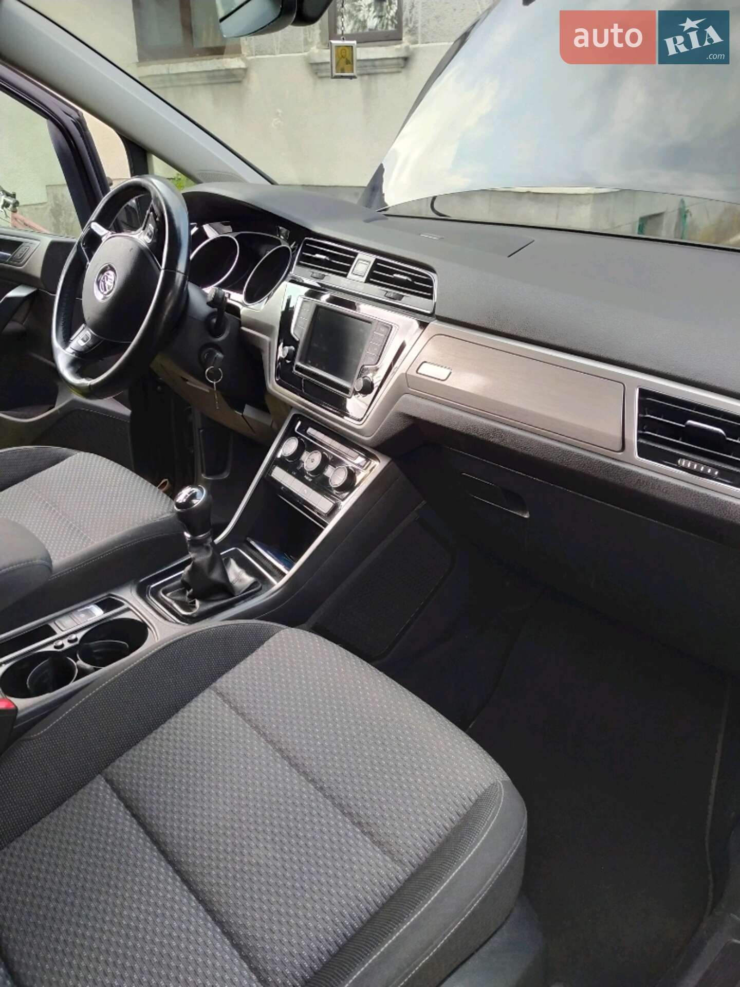 Volkswagen Touran 2016 VIN WVGZZZ1TZGW552929 фото оголошення 4 з 11