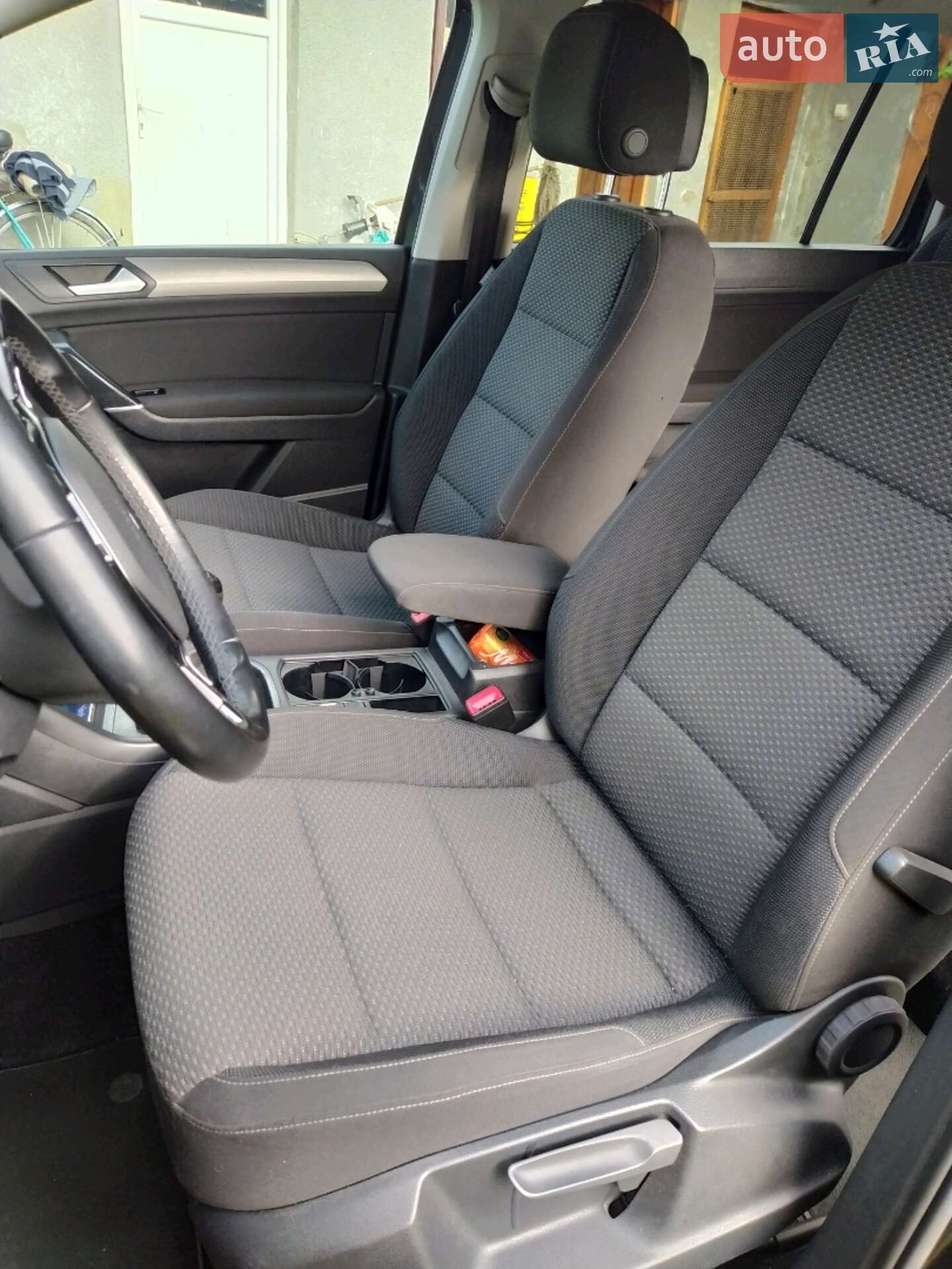 Volkswagen Touran 2016 VIN WVGZZZ1TZGW552929 фото оголошення 9 з 11