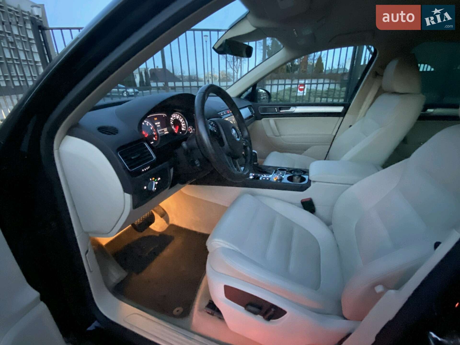 Volkswagen Touareg 2016 VIN WVGEF7BP3HD003594 фото оголошення 22 з 23
