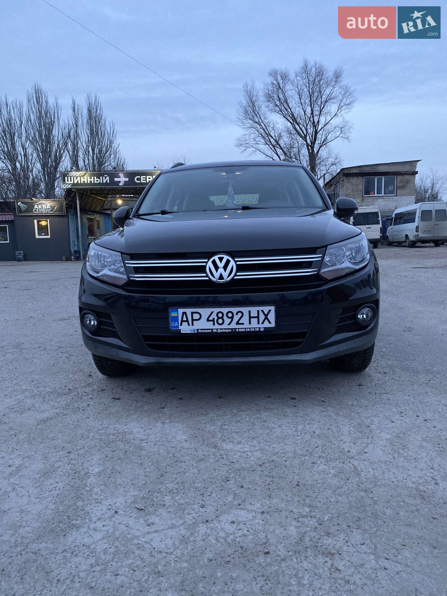 Volkswagen Tiguan 2017 VIN WVGAV7AX7HK036886 фото оголошення 3 з 46