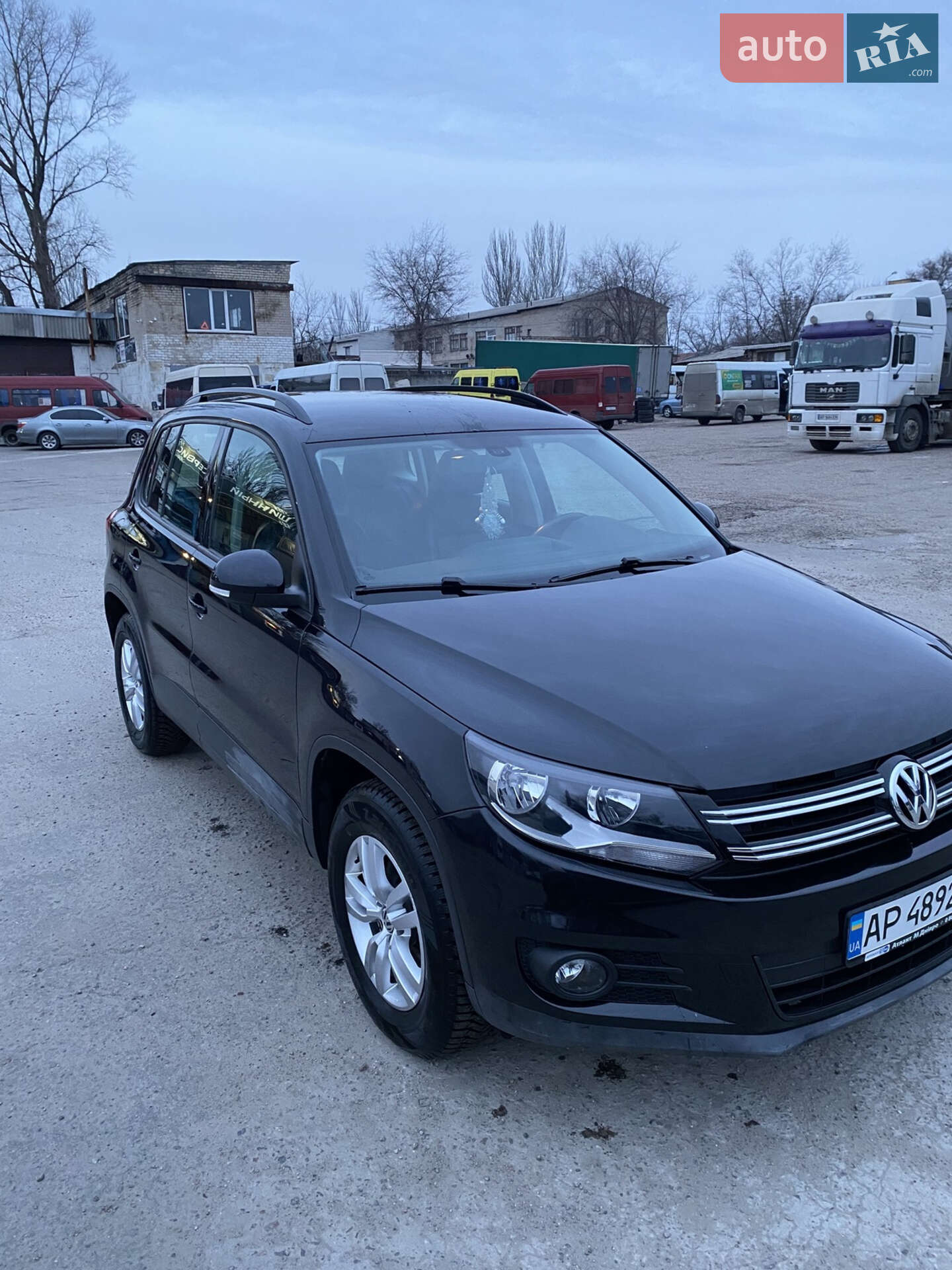 Volkswagen Tiguan 2017 VIN WVGAV7AX7HK036886 фото оголошення 7 з 46