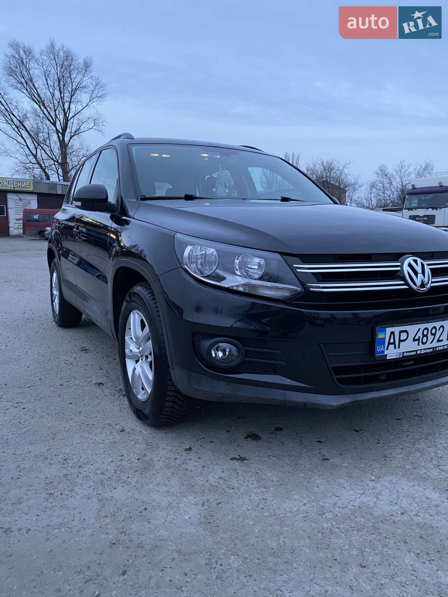 Volkswagen Tiguan 2017 VIN WVGAV7AX7HK036886 фото оголошення 6 з 46