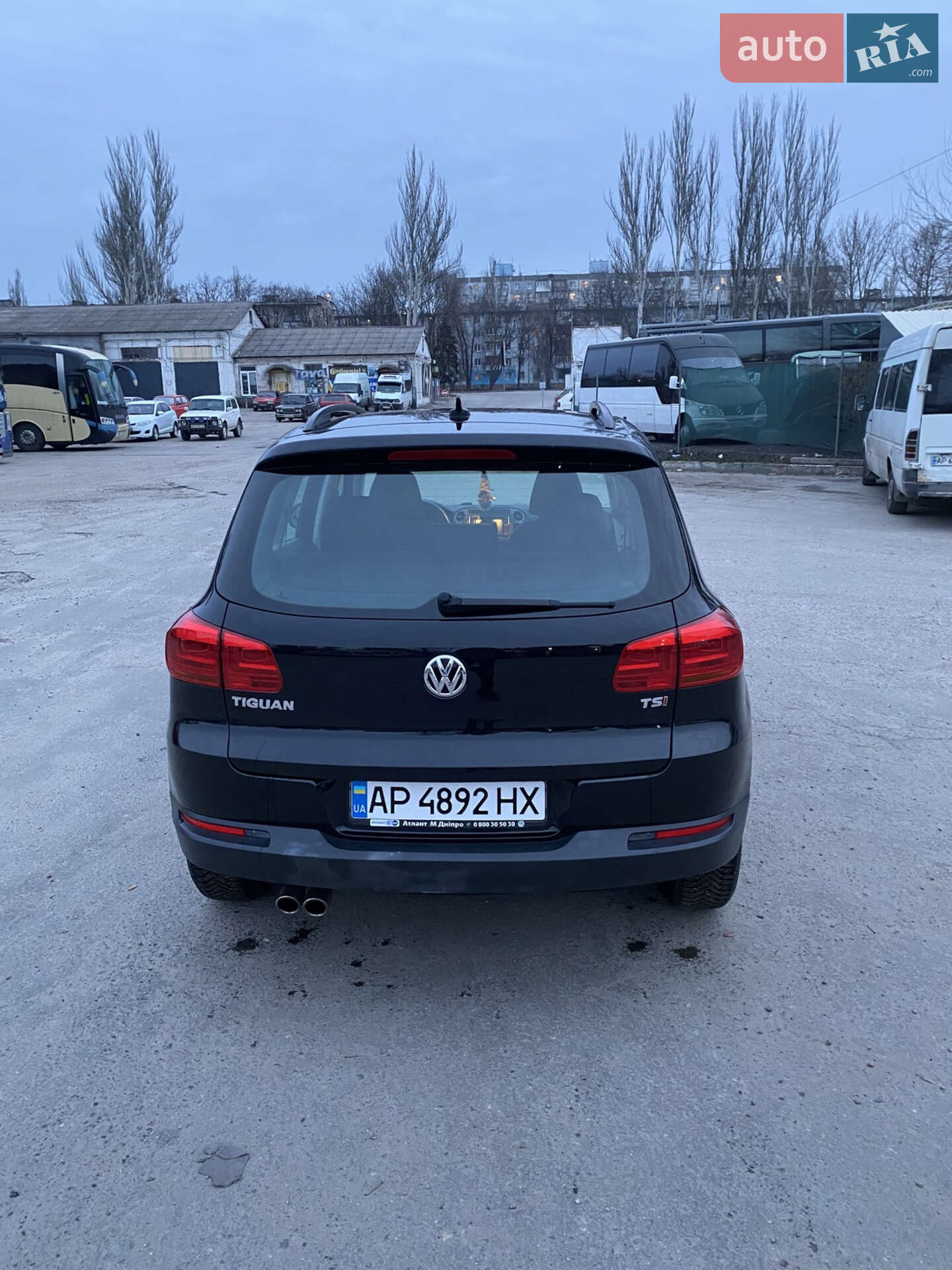 Volkswagen Tiguan 2017 VIN WVGAV7AX7HK036886 фото оголошення 10 з 46