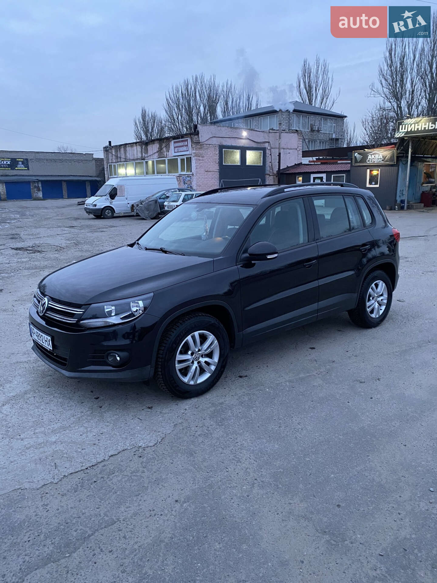 Volkswagen Tiguan 2017 VIN WVGAV7AX7HK036886 фото оголошення 15 з 46