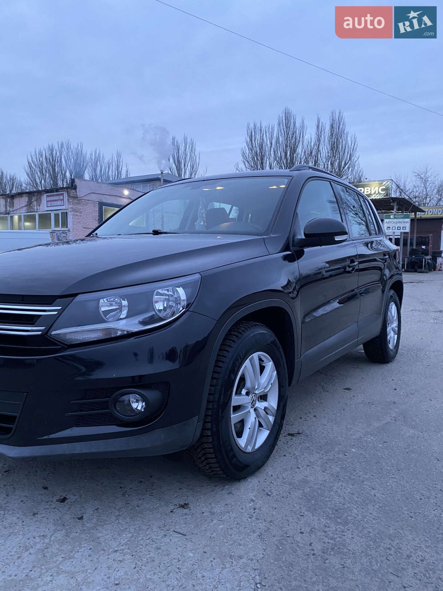 Volkswagen Tiguan 2017 VIN WVGAV7AX7HK036886 фото оголошення 16 з 46